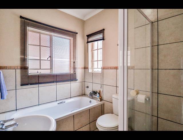2 BEDROOM APARTMENT FOR SALE IN KOSMOSDAL